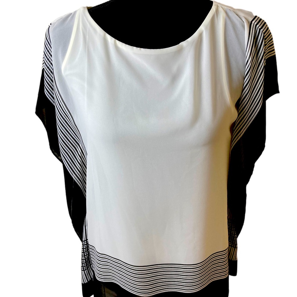Ann Taylor White/Black Flutter Top